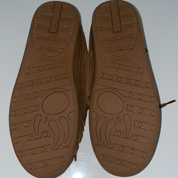 BearPaw Moc kids slippers. Size 2 - Picture 4 of 5